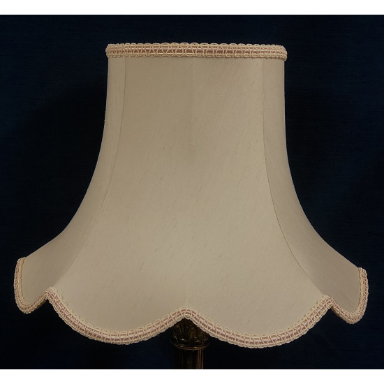 Cream and Pink Cottage Modern Scalloped Fabric Lampshades Cream and Pink Cottage Modern Scalloped Fabric Lampshades